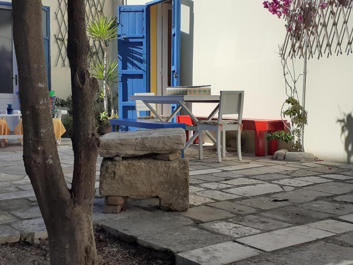 Bed and Breakfast Il Cortile Della Monaca Бриндизи Экстерьер фото