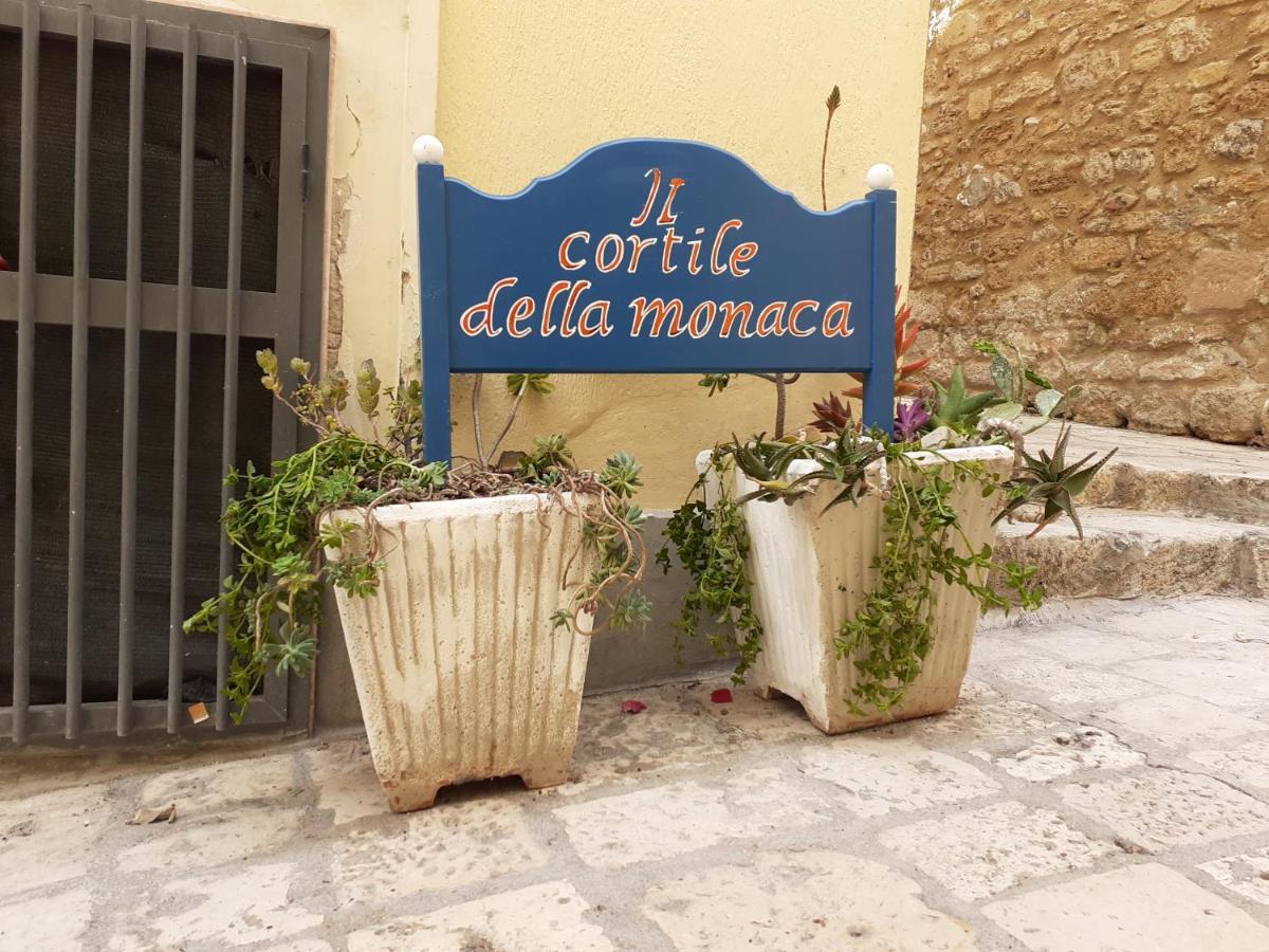 Bed and Breakfast Il Cortile Della Monaca Бриндизи Экстерьер фото